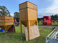 2T bulk feed bin