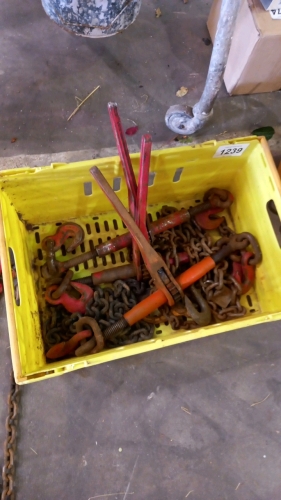 Load chain and 3 tighteners