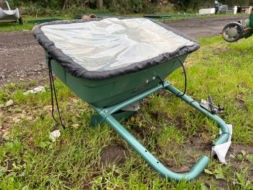 12V Small rock machinery grass and salt spreader