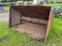 Sawdust dispenser