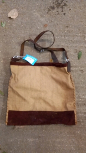 XL Shires horse nosebag, hessian and leather