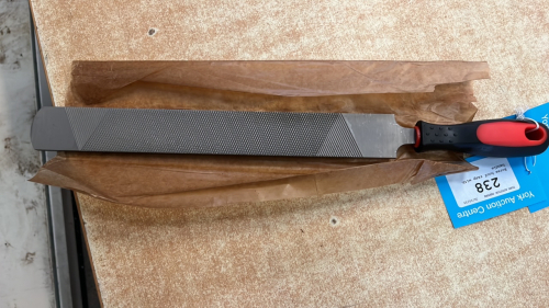 Horse hoof rasp with handle