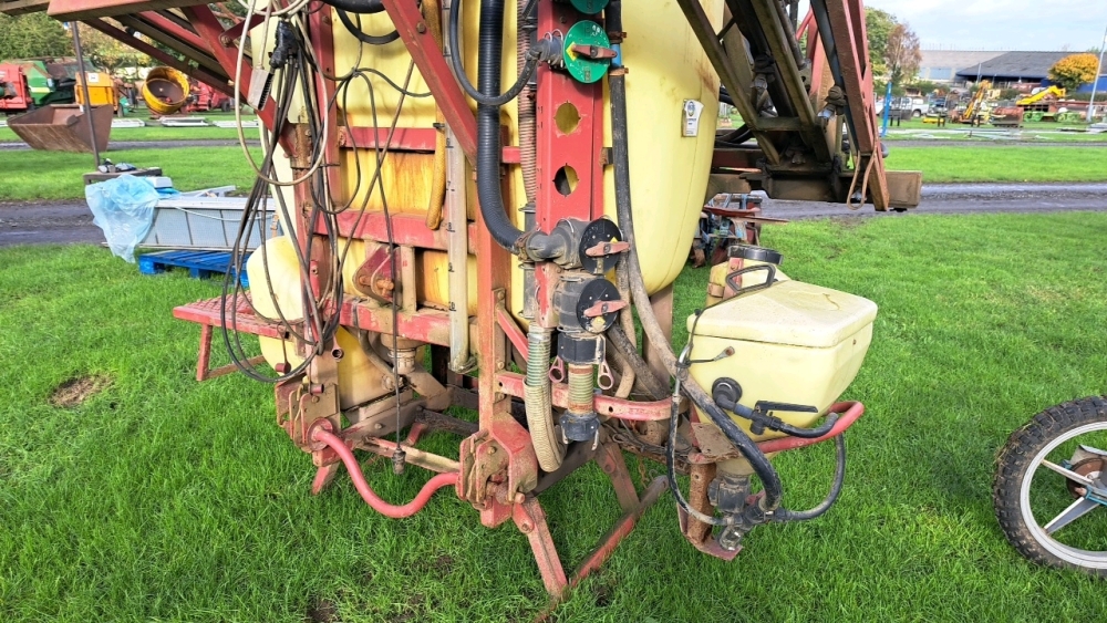 Hardi Mega 18m sprayer, 1000ltr tank, washout tank, induction hopper ...