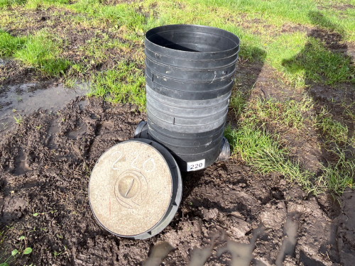 Drainage manhole with lid 670mm deep, 100mm outlet