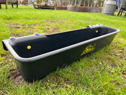 Buffalo steel 4' plastic hook on feed trough