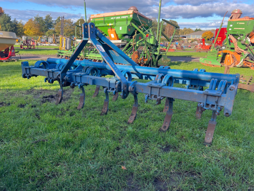 Pigtail cultivator