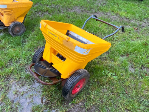 Turbo cast push along gritter