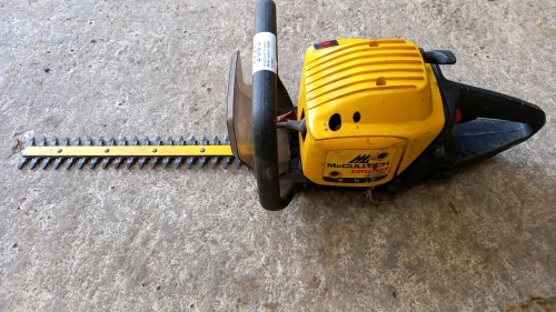 McCulloch Virginia MH542 petrol hedge trimmer