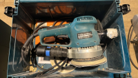 Makita B06030 orbital sander, 110V - 2