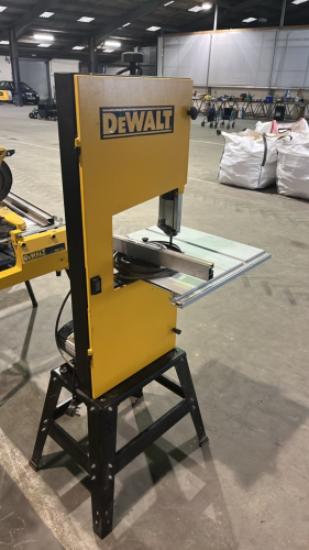 DeWALT DW876 band saw comes with spare blade, 13A, little use