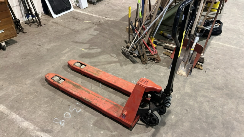 Pallet pump truck