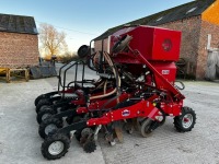 2014 Sumo DTS 3 strip-till drill, 9-row, hydraulic downforce, hydraulic marker arms, Sumo extended spacings on the rear legs, drilled approx. 1,144ha - 2