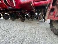 2014 Sumo DTS 3 strip-till drill, 9-row, hydraulic downforce, hydraulic marker arms, Sumo extended spacings on the rear legs, drilled approx. 1,144ha - 5