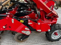 2014 Sumo DTS 3 strip-till drill, 9-row, hydraulic downforce, hydraulic marker arms, Sumo extended spacings on the rear legs, drilled approx. 1,144ha - 9