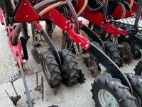 2014 Sumo DTS 3 strip-till drill, 9-row, hydraulic downforce, hydraulic marker arms, Sumo extended spacings on the rear legs, drilled approx. 1,144ha - 10