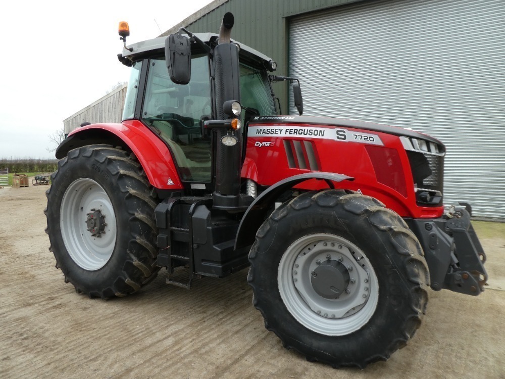 Massey Ferguson 7720 Dyna-6 tractor, 50kph gearbox, Air brakes, Peacock ...