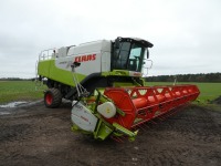 Class Lexion 580 Terra-Trac combine harvester c/w V900 Auto-Contour header, OSR side knife, twin laser pilots, 2344 engine hours, 1361 drum hours, HK06 MDF