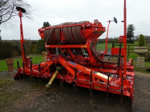 2013/2009 Kuhn Combiliner Venta LC 4000 drill and HR 4004 power harrow combination c/w disc coulters