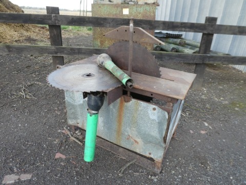 PTO driven saw bench c/w spare blade