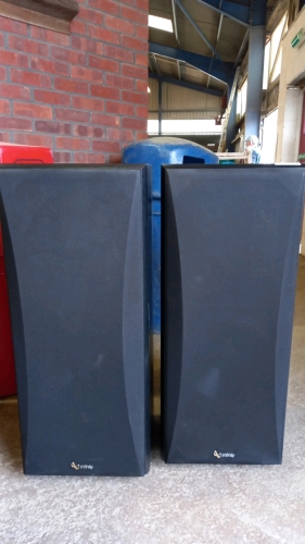 Infinity SM125 floor standing hi-fi speakers, studio monitor with grilles (90cm x 38cm x 35cm) 200w