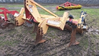 Stocks 3 leg flat lift with packer roller