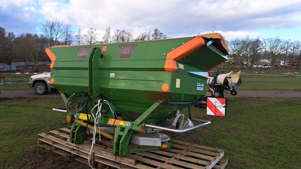 Amazone Mounted Spreader ZA-M 3000 SBS 2008 with Border deflector ...