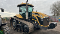 Challenger MT765C tractor, Caterpillar 8.8l 6-cylinder engine, no Ad-Blu, RTK real time Kinematic positioning, Essentials GPS Roaming kit (licence needs renewal), 4 spools, hands free cab dig, electric mirrors, climate control, full leather seats, console - 2