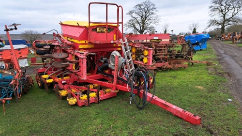 2001 Vaderstad Rapid 400F system discs, 16 new cleated tyres, red and black control box