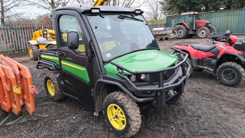 John Deere Gator XUV 865M, 2020 '70 plate, 1305 hours, power tipping bed, alloy wheels, heater kit, good condition