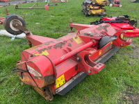Outfront mower flail deck