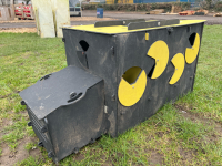 Solway lamb warming box holds 4 x lambs
