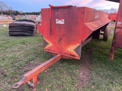 Portequip hogg feeder on wheels, 2.5T capacity
