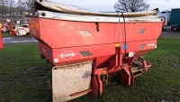 Kuhn MDS 1142 fertiliser spreader. 1400 extension. Quantron M controller.