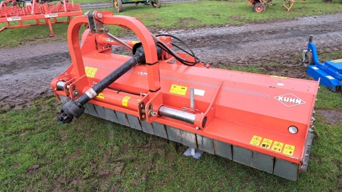 Kuhn VKM 240 flail topper. Excellent condition