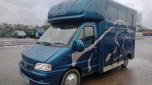 2005 Peugeot Boxer 350 LX LWB 2.8 HDi - MW05AVX, 3.5 ton - 5 former keepers - HPi Clear - MOT Expired - 00’s 140296 - New ramp and floor fitted, not been used for 2 years, kept in covered shed, royal blue with horse logo - V5 in office