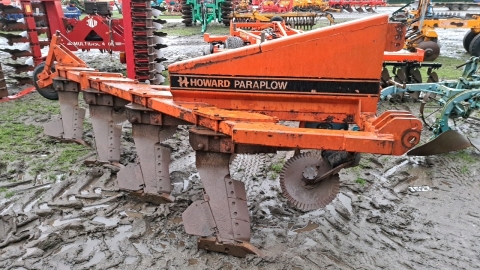 Howard 4 leg para plough