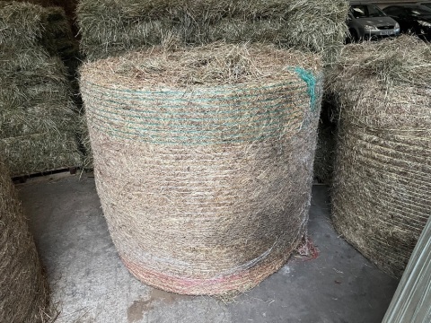 20 round hay bales, collection from HU17