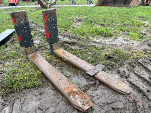 Pair of forklift tines<br/>