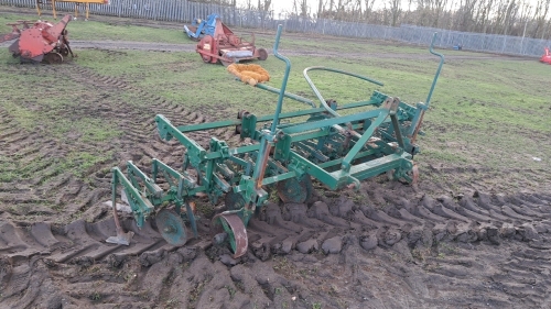 Leverton 6 row steering beet scruffler manual and spares in office<br/>