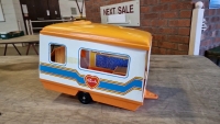 Vintage 1980s orange Sindy caravan, no box - 3