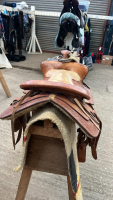 pony size western saddle, original girth and saddle cloth - 5