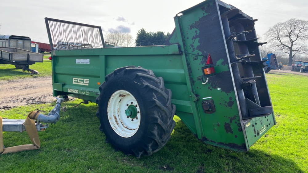 ECE Lowline Farmer 600 rear discharge manure spreader | York Machinery ...