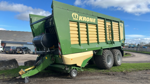 2019 Krone MX 370 GL forage box, very good condition, 538 loads from new, additive applicator