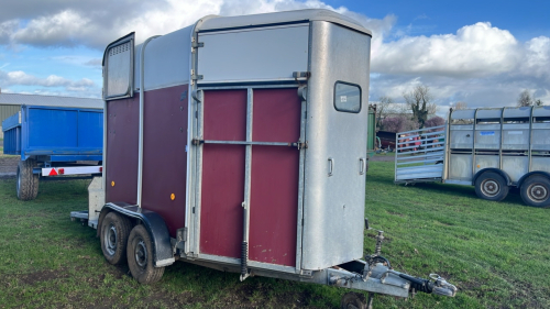 Ifor Williams HB505 double horse box, aluminium floor, breast bars and partitions