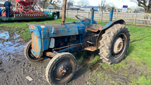 Fordson Super Dexta tractor, no V5