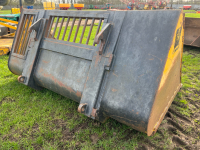 2T sugar beet bucket JCB bracket - 3