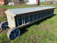 IAE Double sided lamb creep feeder - 2