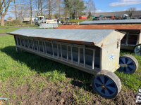 IAE Double sided lamb creep feeder - 3