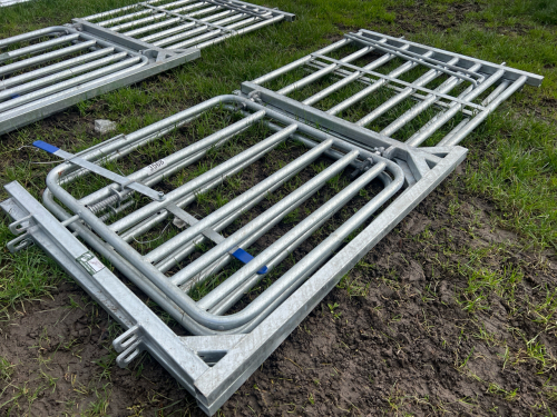 2 x 6ft brand new galvanised hurdles c/w 3ft swing gates