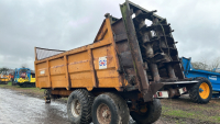 Richard Western rear discharge spreader, vertical beaters, twin axles, 1999, 16T capacity, in working condition - 5